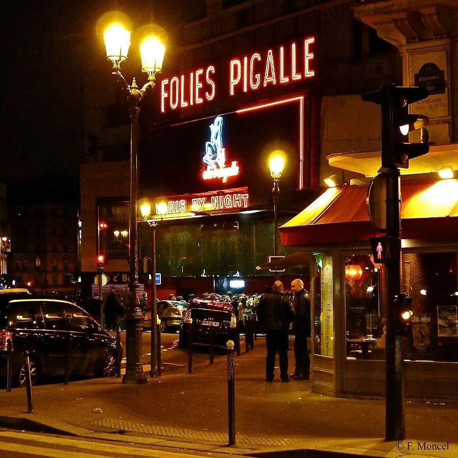 Pigalle De 25 M2 - 2 Lits Simples Type Gigogne Pour 2 Personnes - Coeur Touristique De - 2 Minutes De La Station Metro Pigalle ,petit Train Vers La Butte Montmartre-cabarets Moulin Rouge,chez Michou-restaurants Bouillon Pigalle,berliner דירה *