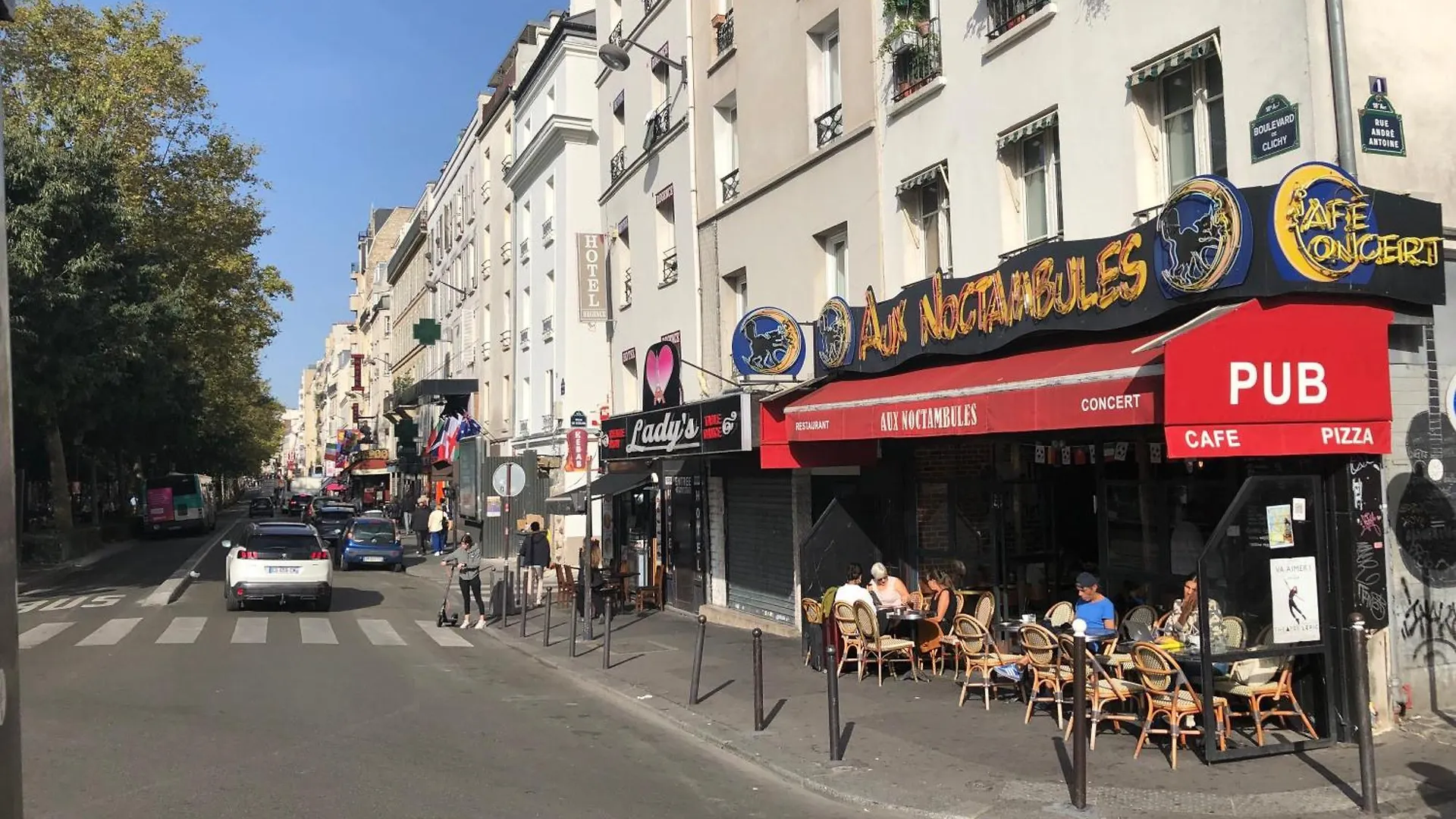 Pigalle De 25 M2 - 2 Lits Simples Type Gigogne Pour 2 Personnes - Coeur Touristique De - 2 Minutes De La Station Metro Pigalle ,petit Train Vers La Butte Montmartre-cabarets Moulin Rouge,chez Michou-restaurants Bouillon Pigalle,berliner *