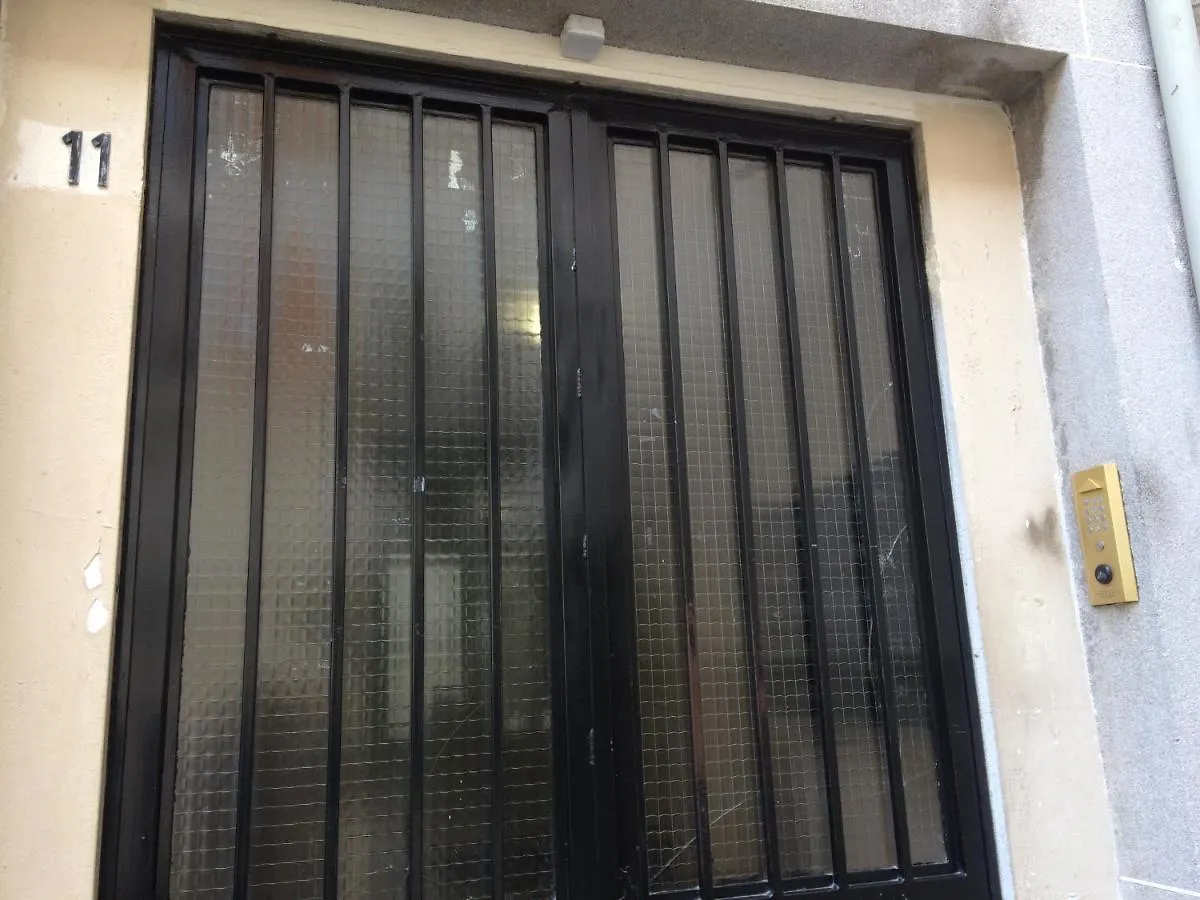 شقة Pigalle De 25 M2 - 2 Lits Simples Type Gigogne Pour 2 Personnes - Coeur Touristique De - 2 Minutes De La Station Metro Pigalle ,petit Train Vers La Butte Montmartre-cabarets Moulin Rouge,chez Michou-restaurants Bouillon Pigalle,berliner باريس