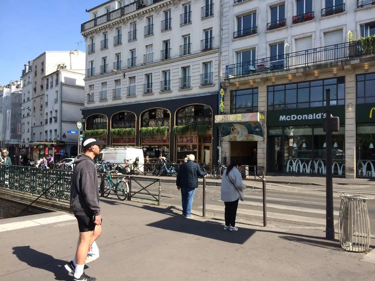 Pigalle De 25 M2 - 2 Lits Simples Type Gigogne Pour 2 Personnes - Coeur Touristique De - 2 Minutes De La Station Metro Pigalle ,petit Train Vers La Butte Montmartre-cabarets Moulin Rouge,chez Michou-restaurants Bouillon Pigalle,berliner