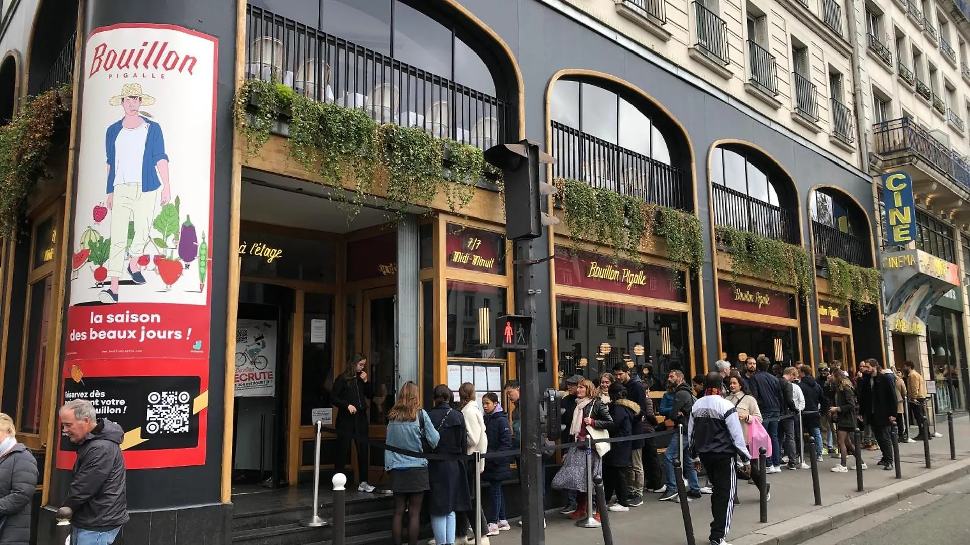Pigalle: Cozy Parisian Retreat In Montmartre Paris