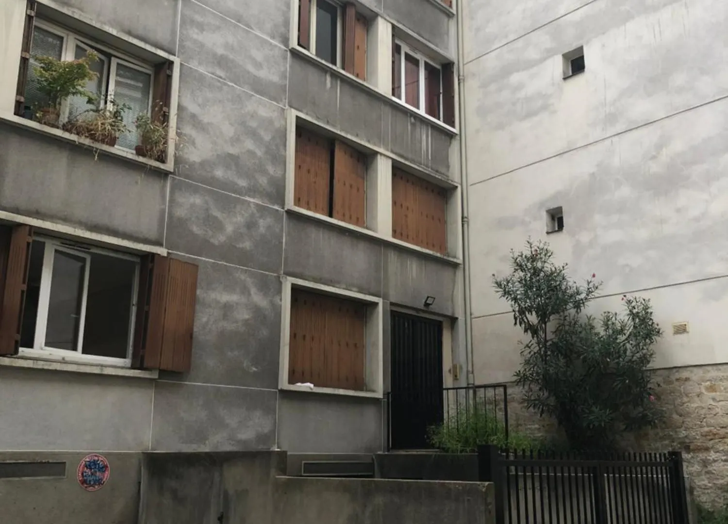 شقة Pigalle De 25 M2 - 2 Lits Simples Type Gigogne Pour 2 Personnes - Coeur Touristique De - 2 Minutes De La Station Metro Pigalle ,petit Train Vers La Butte Montmartre-cabarets Moulin Rouge,chez Michou-restaurants Bouillon Pigalle,berliner