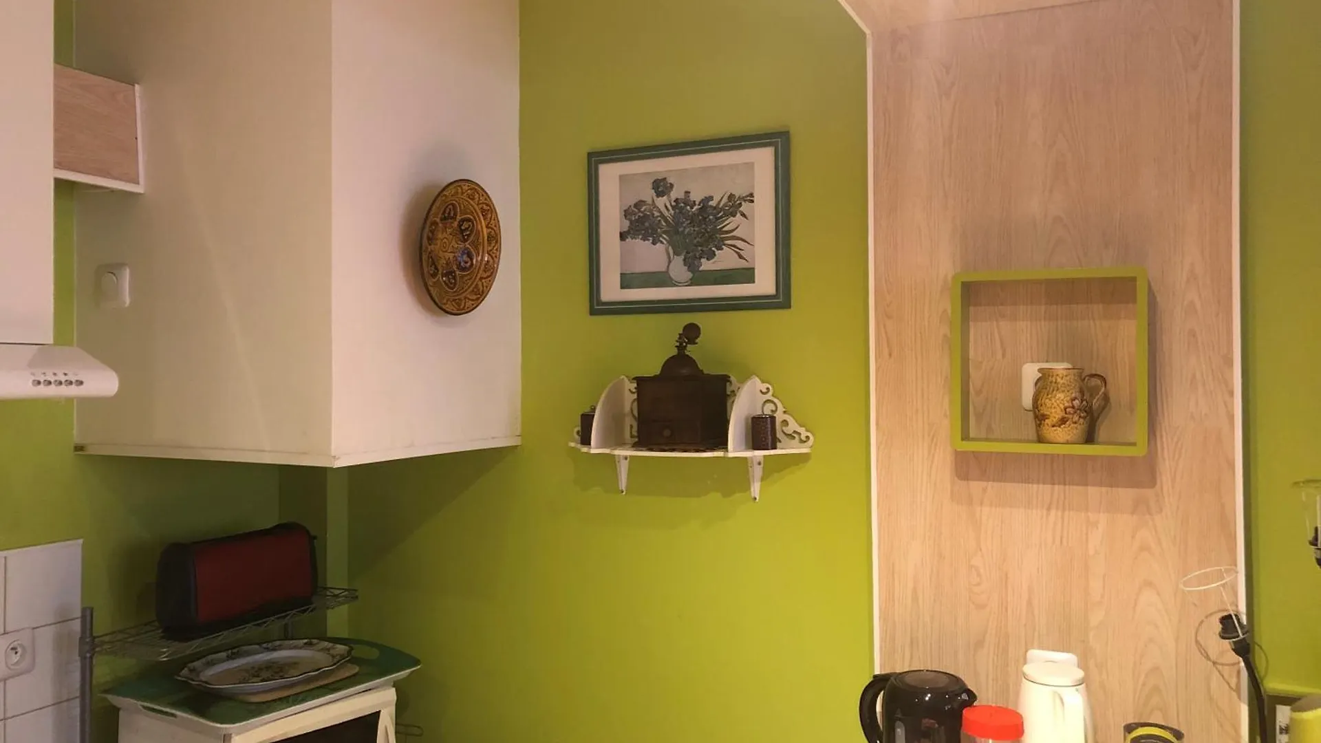 Pigalle: Cozy Parisian Retreat In Montmartre Apartment Paris