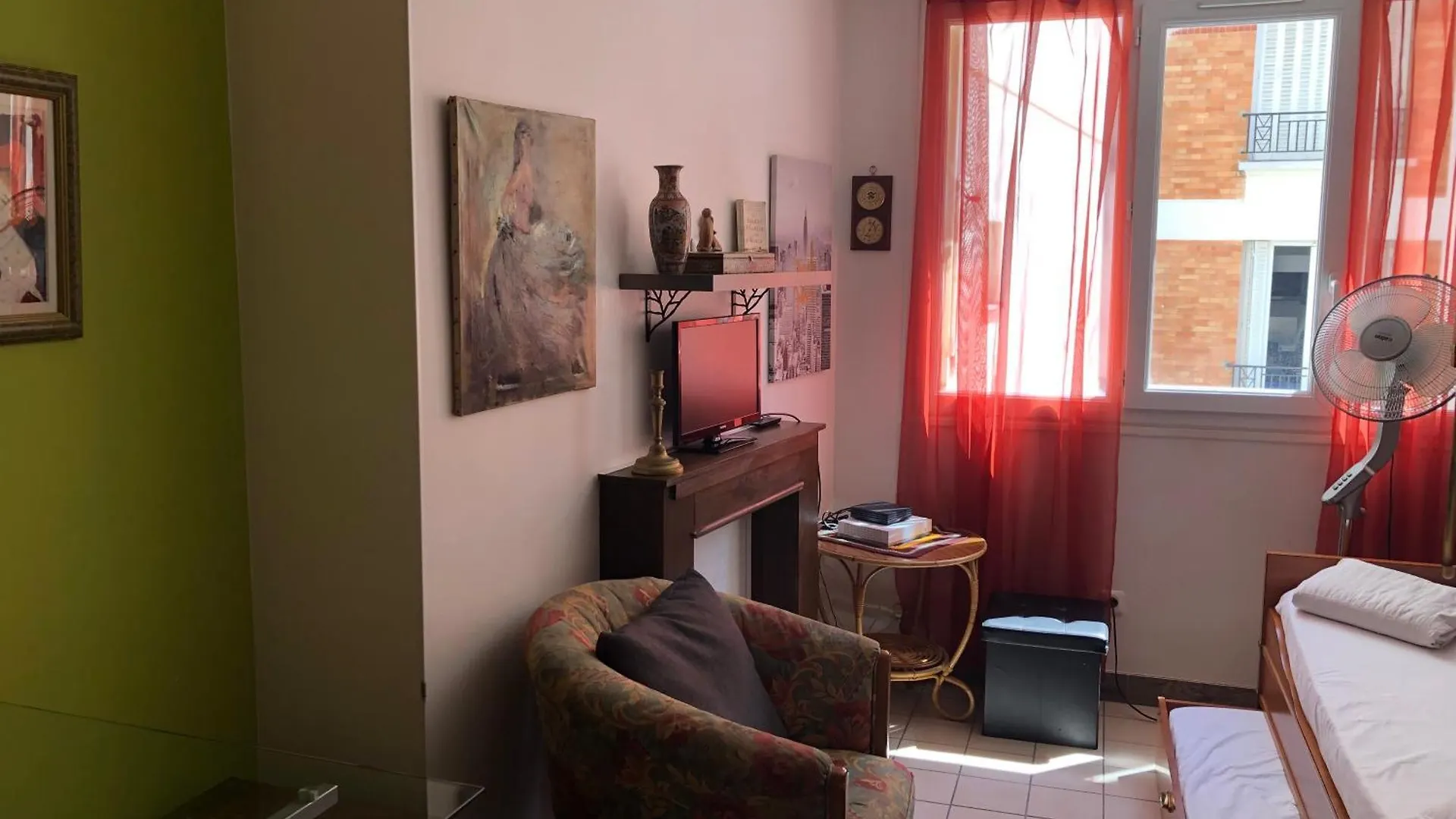 Apartment Pigalle: Cozy Parisian Retreat In Montmartre *