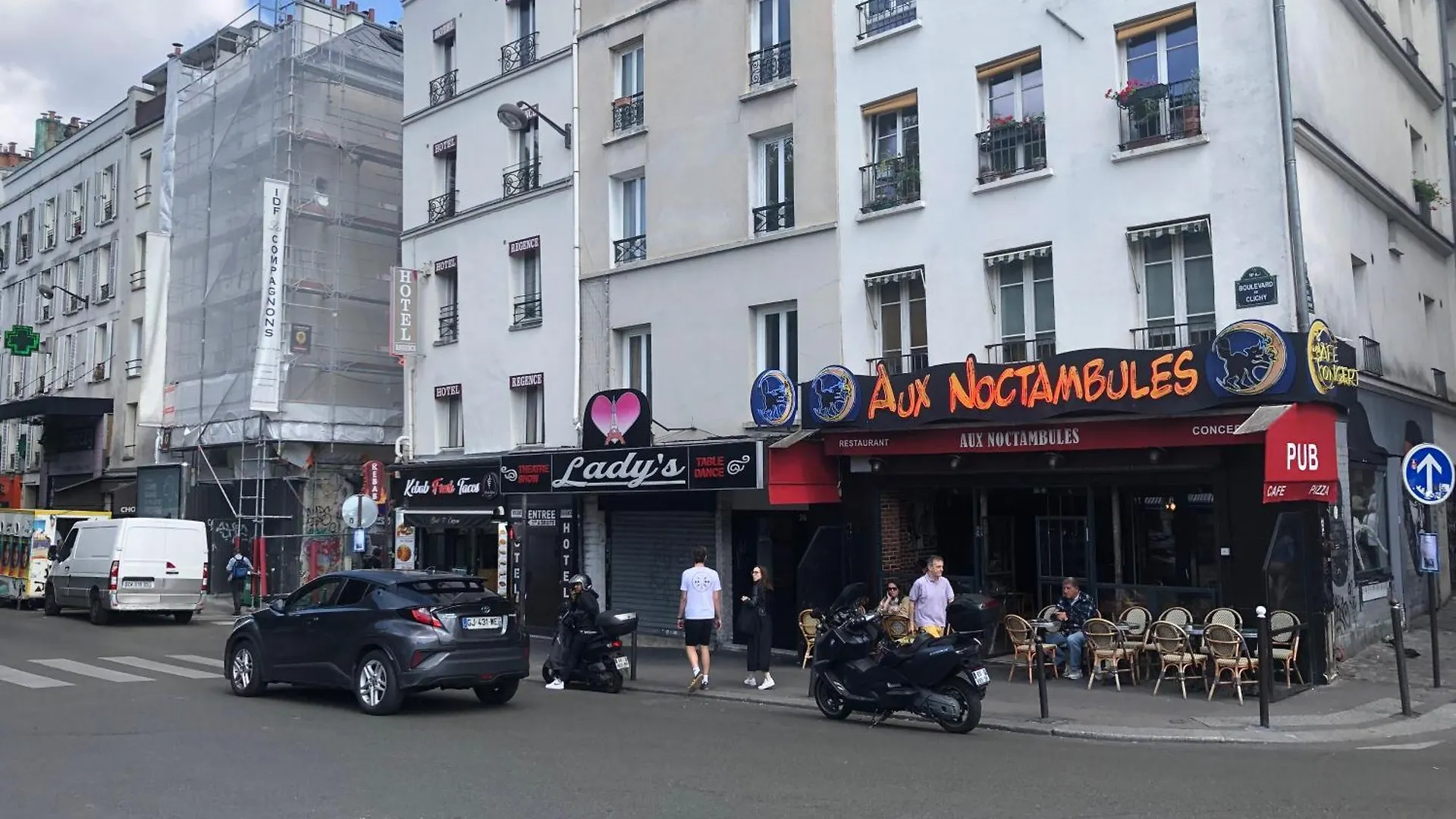 شقة Pigalle De 25 M2 - 2 Lits Simples Type Gigogne Pour 2 Personnes - Coeur Touristique De - 2 Minutes De La Station Metro Pigalle ,petit Train Vers La Butte Montmartre-cabarets Moulin Rouge,chez Michou-restaurants Bouillon Pigalle,berliner باريس