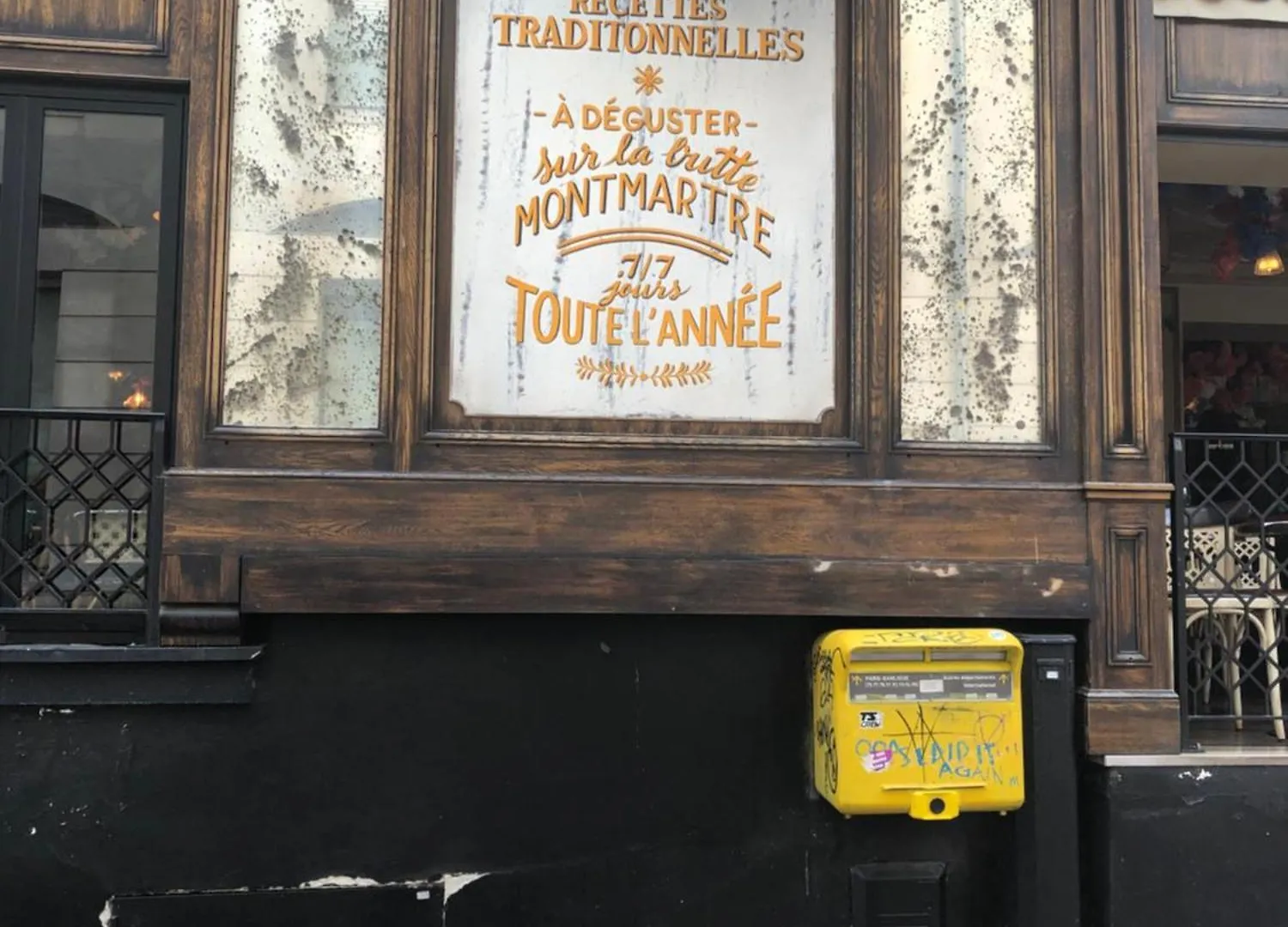 Pigalle: Cozy Parisian Retreat In Montmartre Apartment Paris